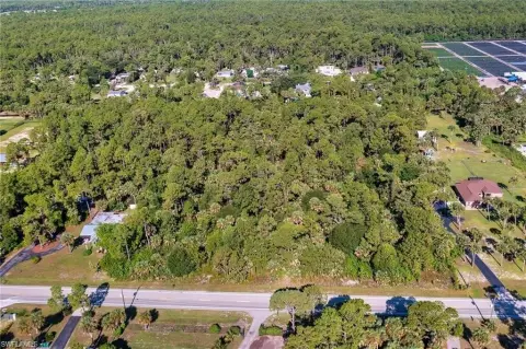 Spacious Lot in Golden Gate