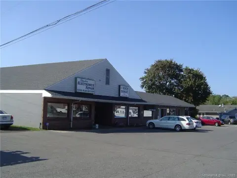 Retail Space in Clinton, CT