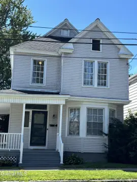 Well-Maintained Duplex With Garage