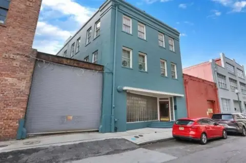 Renovated Condo in Warehouse District