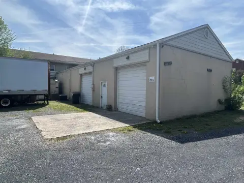 Flex Space with Warehouse Access
