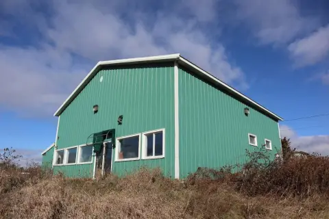 Land with Insulated Metal Building