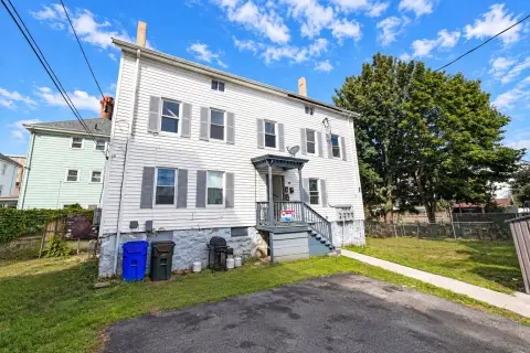 4-Unit Multifamily Building