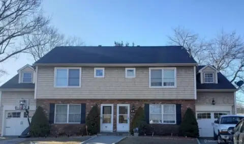 Well-Kept Duplex in Waterbury