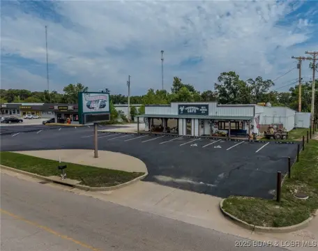 Camdenton Commercial Building For Sale