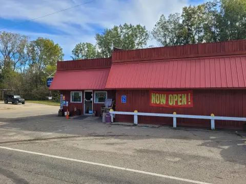 Established Storefront on 2.6 Acres