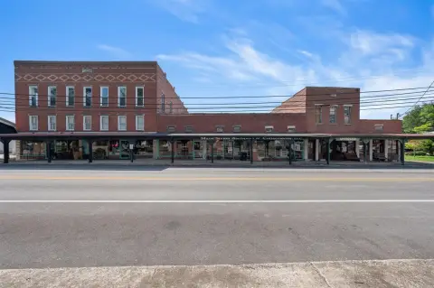 Historic Smiths Grove Commercial Building