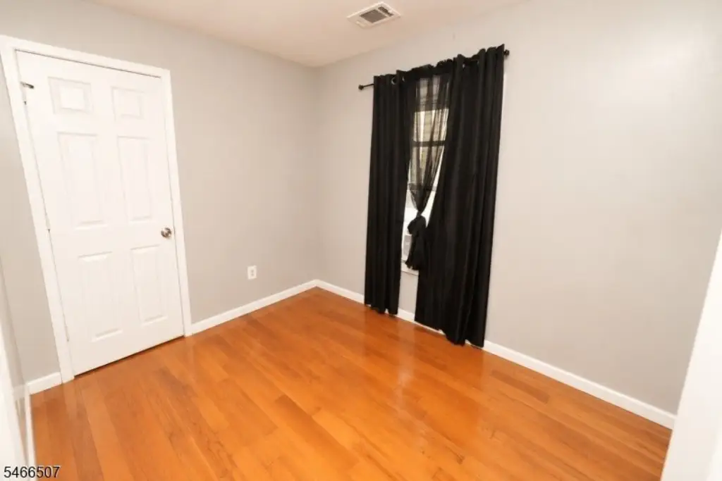 Picture 7