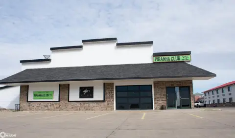 Restaurant with Covered Patio