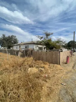 Versatile Commercial Property in Hanford