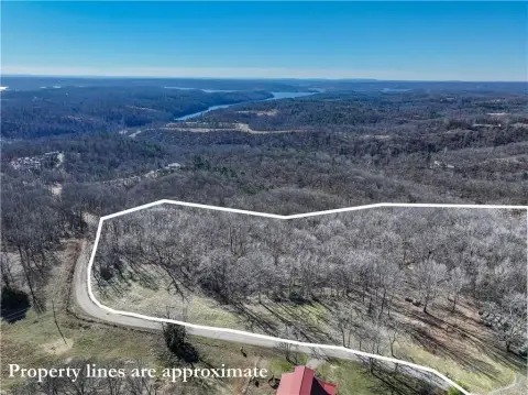 Ozark Land with Community Amenities