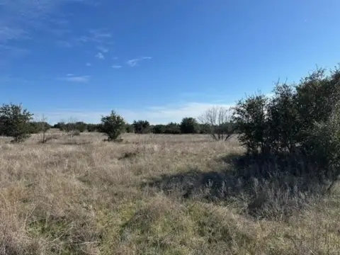 Level Lot in Gaines Bend