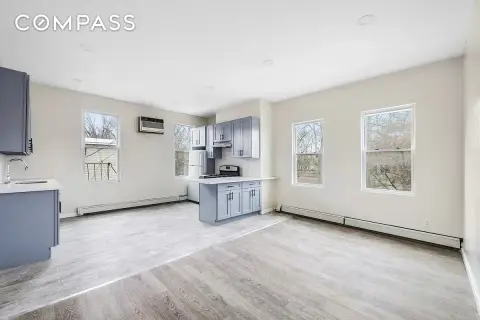 Renovated Greenpoint Apartment with Skyline Views