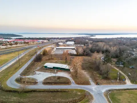 Versatile Commercial Building Near Lake