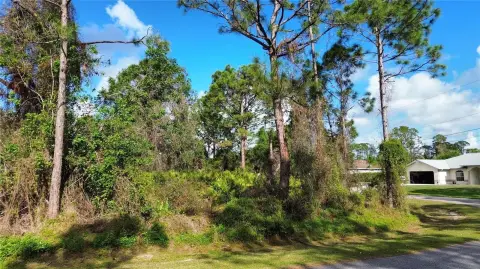 Oversized Corner Lot in North Port
