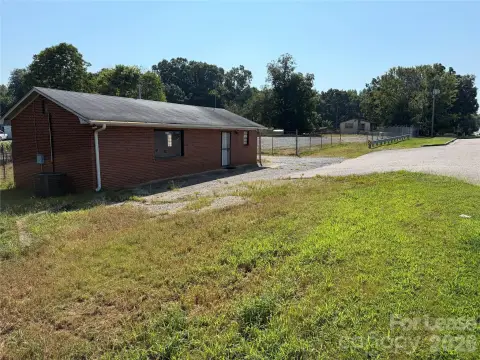 Office Units with Fenced Yard