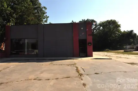 Mixed-Use Property with Car Wash