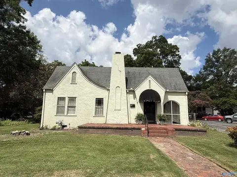 Gadsden Office with Expansion Potential