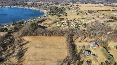 Rockford Acreage in School District