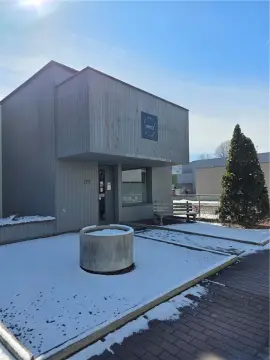 Modern Salon Space in Accord