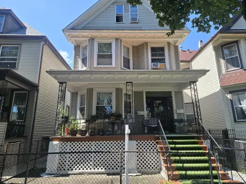 Albany Park 3-Unit Building
