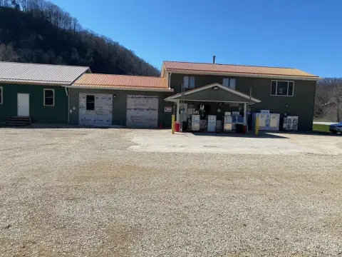 Turn-Key Commercial Property in Harpers Ferry
