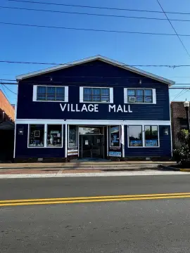 12-Unit Village Mall Shopping Center