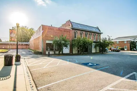 Prime Commercial Space, Russellville