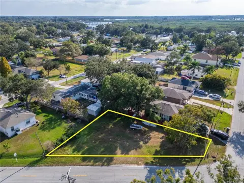 Cleared Corner Lot in Ruskin