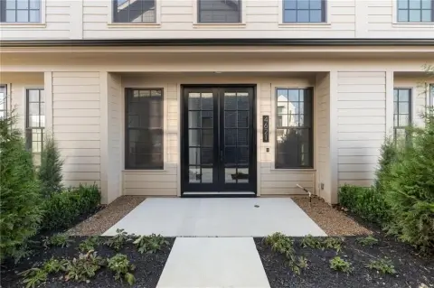 Mixed-Use Townhome in Rogers, AR