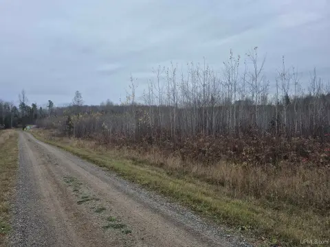 Recreational Land Bordering State Land