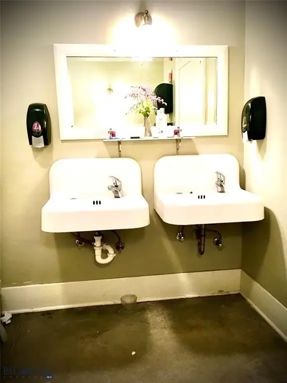 Picture 33