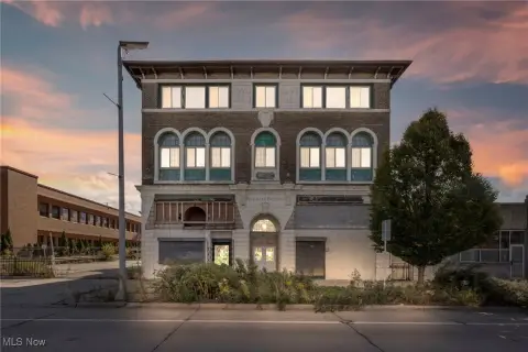 Mixed-Use Building: Redevelopment Opportunity