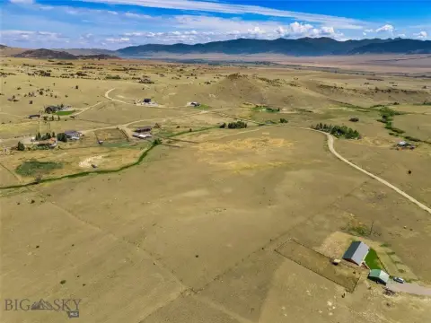 Montana Land with Mountain Views