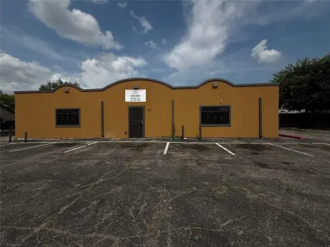 Remodeled Retail Space on Vaughn