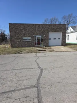 Commercial Building in Central Location