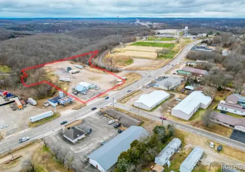 Level Commercial Land
