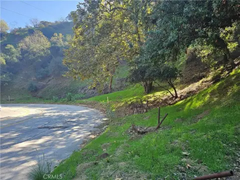 Land in Hollywood Hills