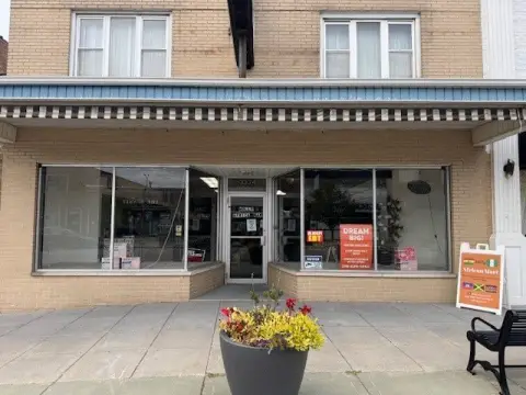 Prime Retail Space on Ridge