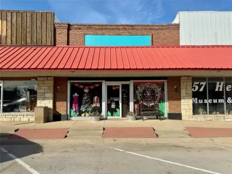 Knox City Retail Opportunity