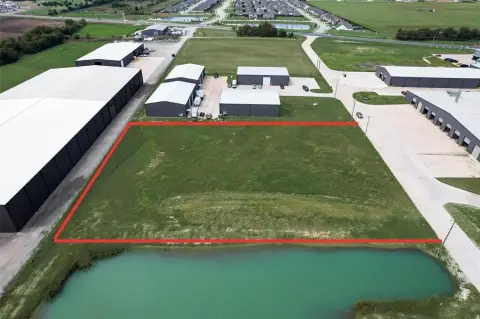 Commercial Lot in Pilot Point