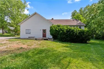 Commercial Building on Highway 273
