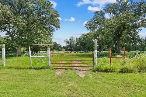 Calvert, TX 16.5 Acre Land