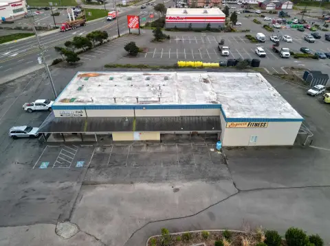Highway 101 Commercial Property