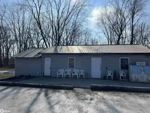 Oakville Commercial Building For Sale