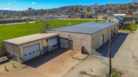 Flex Building with Warehouse Yard