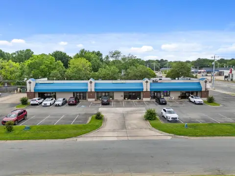 Multi-Tenant Retail Center
