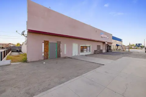 Tulare Commercial Opportunity For Sale