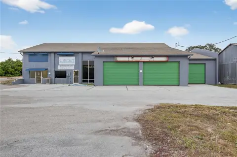 Versatile Flex Space on US 19