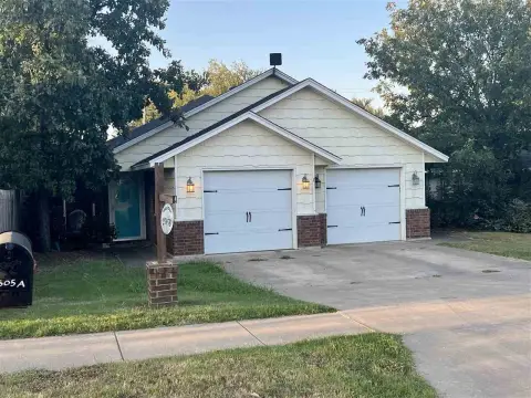 Well-Maintained Duplex Near Cameron University
